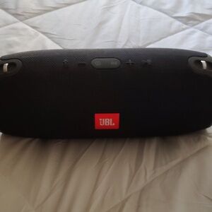 JBL speaker like new